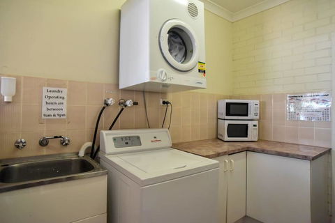 The Crossing Motel - Your Accommodation 3