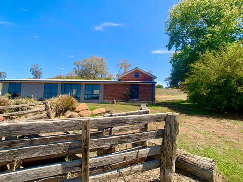The Daydawn Dairy - Perched High, Simple Living & What A View! - Your Accommodation 0