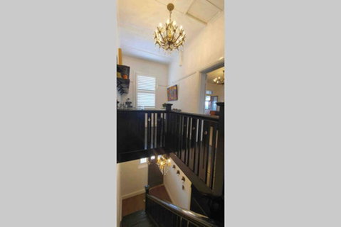 The Dewhurst - Sophisticated Entire CBD Apartment - Your Accommodation 2