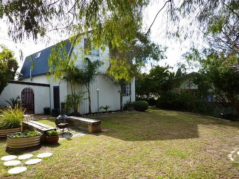 The Doo Drop Inn - Your Accommodation 3