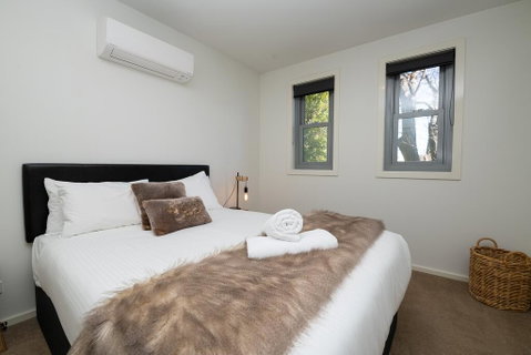 The Endsleigh -1 Bedroom Villa, Free Wifi, Near CBD - Your Accommodation 0
