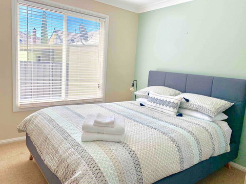 The Entertainer - Downtown Orange, Sleeps 11 - Your Accommodation 3