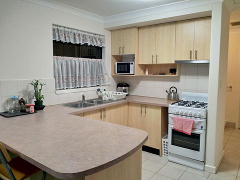 The Fawzi Holiday Home Perth - Your Accommodation 3
