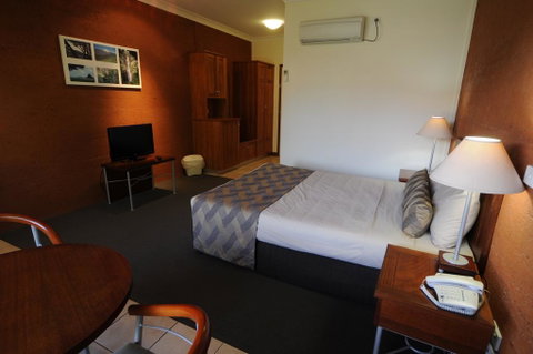 The Gidgee Inn - Your Accommodation 3