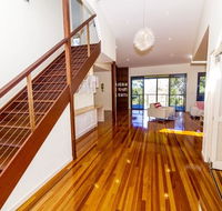 The Holiday House - Your Accommodation