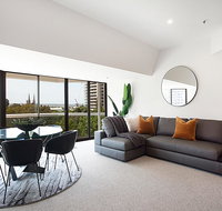 THE HYDEAWAY-LUXE HYDE PARK CITY APARTMENT-hosted by LAbode Accommodation - Your Accommodation