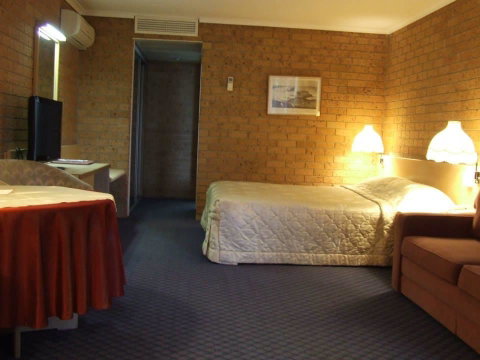 The John Hunter Motel - Your Accommodation 3