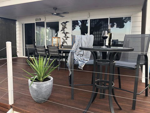 The Lakehouse - Your Accommodation 2