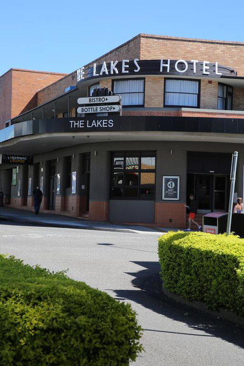 The Lakes Hotel - Your Accommodation 3