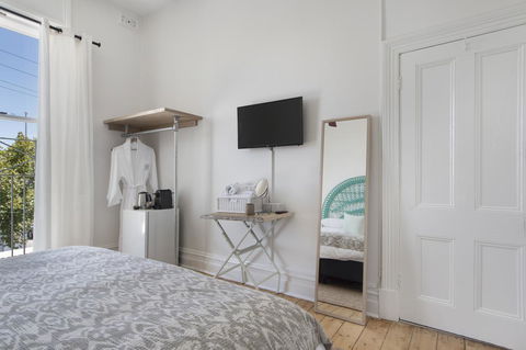 The Local Hotel - Your Accommodation 1