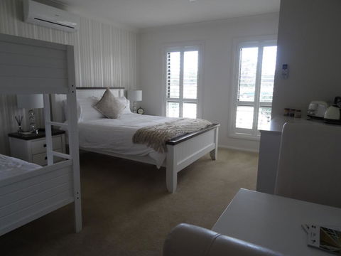 The Oxley Estate B&B - Your Accommodation 0