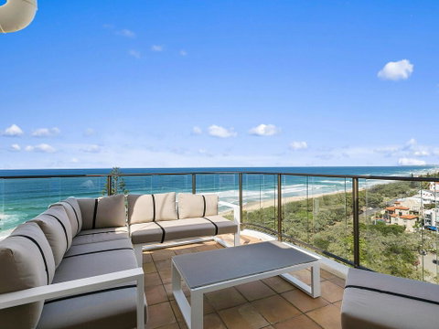 The Penthouse @ Point Cartwright - INSTANT HOTEL WINNER 2019 - Your Accommodation 3
