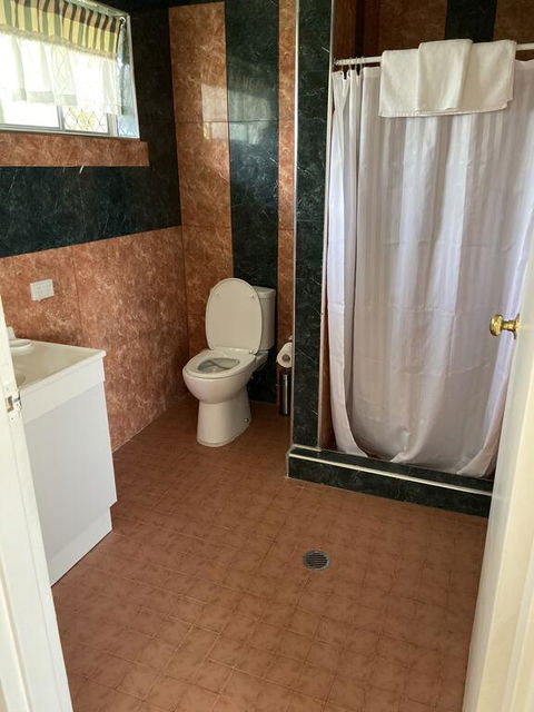 THE QUEENSLANDER MOTEL - Your Accommodation 1