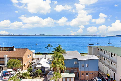 The Shoal, Unit 510/4-8 Bullecourt Street - Your Accommodation 0