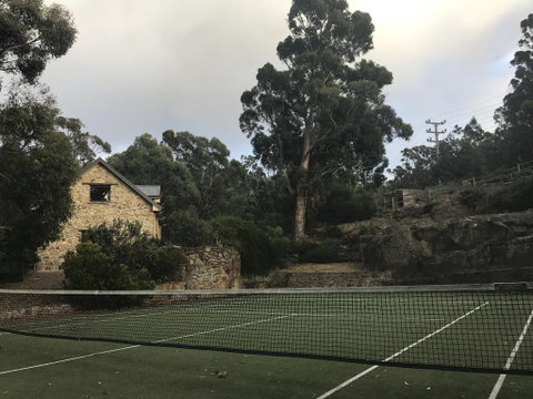 The Stone Cottage (with Tennis Court) - Your Accommodation 3