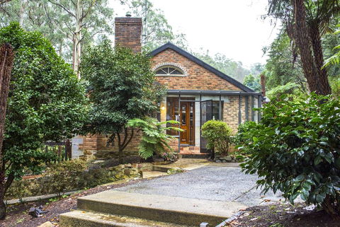 The Stone On The Hill - 3 Bedroom House - Your Accommodation 1