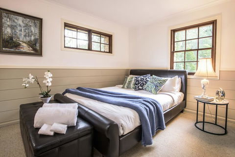 The Stone On The Hill - 3 Bedroom House - Your Accommodation 3
