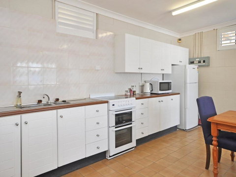 The Studio On The Lake @ Fishing Point, Lake Macquarie - Honestly Put The Line In And Catch Fish - Your Accommodation 3