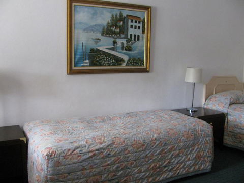The Wayfarer Motel - Your Accommodation 3