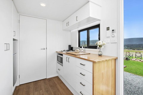 TINY HOME......BIG Views - Your Accommodation 3