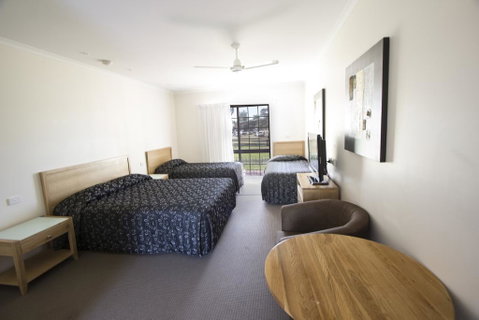 Tocumwal Golf Resort - Your Accommodation 2