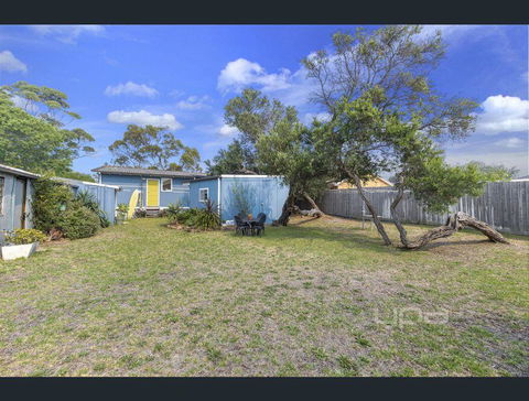 Toot Toot ! 50s Classic Beach House With Bungalow - Your Accommodation 2