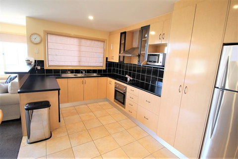 Torino 6 - Lake Jindabyne & Snowy Mountain Views - Your Accommodation 3