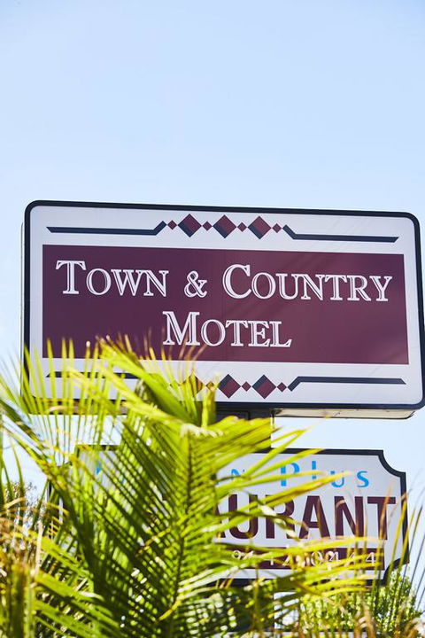 Town And Country Motel - Your Accommodation 3