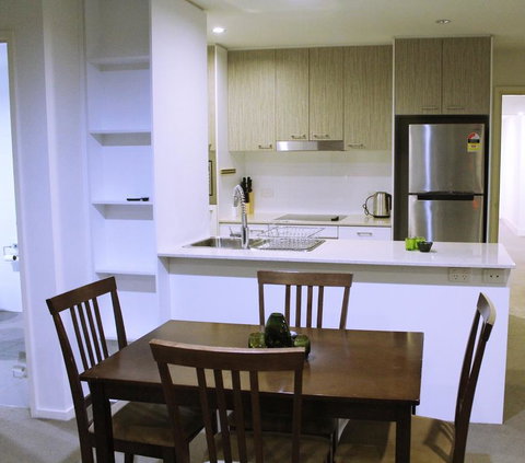 Tranquil, Relaxing Forrest Style Apartment - Braddon CBD - Your Accommodation 1
