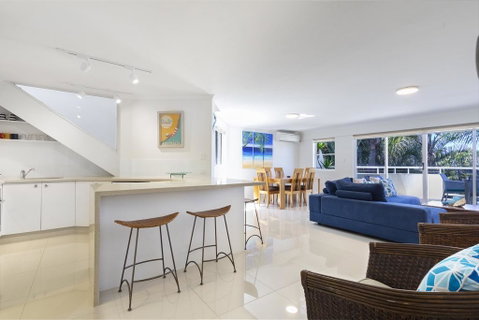 Tropical & Modern With Rooftop Terrace - Your Accommodation 3