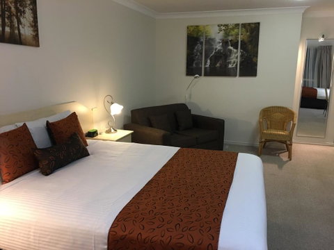 Tuckerbox Motor Inn - Your Accommodation 0