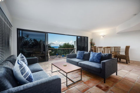 Tuscan Inspired Townhouse Minutes From The Beach - Your Accommodation 2