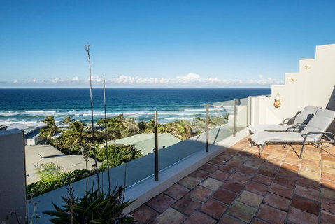 Tuscan Inspired Townhouse Minutes From The Beach - Your Accommodation 0