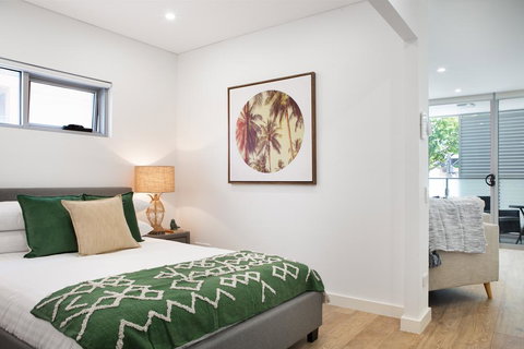 Ultra Modern Studio Suite With Balcony Near Shops - Your Accommodation 0