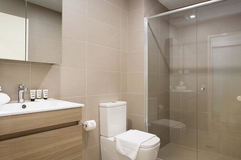 Ultra Modern Studio Suite With Balcony Near Shops - Your Accommodation 1