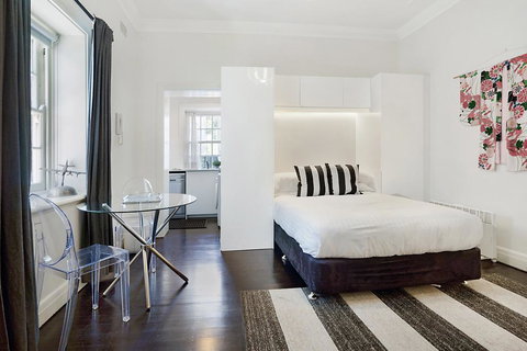 Unbeatably Located Art Deco Surry Hills Studio - Your Accommodation 1