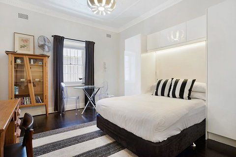 Unbeatably Located Art Deco Surry Hills Studio - Your Accommodation 0