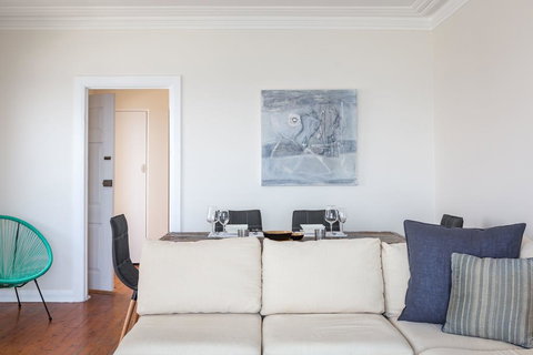 Unbelievable Clifftop Townhouse With Ocean Views - Your Accommodation 3