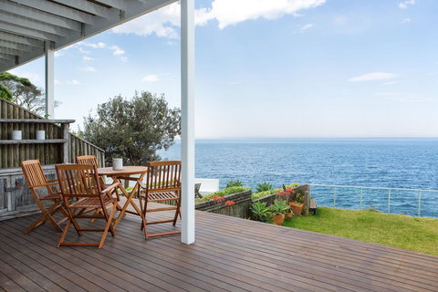 Unbelievable Clifftop Townhouse With Ocean Views - Your Accommodation 0