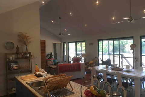 Valley Views Lodge Port Douglas - Your Accommodation 0