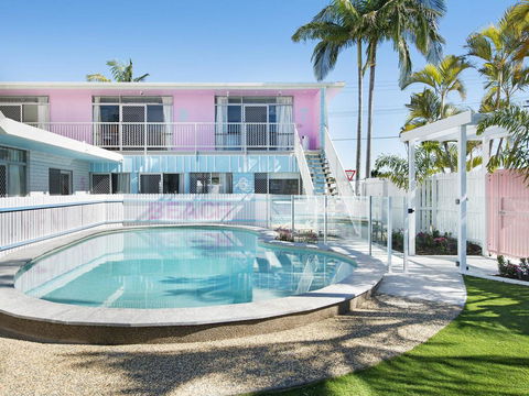 Ventura Beach Motel 2 Bed Poolside - Unit 1 - Your Accommodation 2