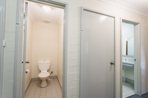 Vickery House 8 Bedroom Flat - Your Accommodation 2