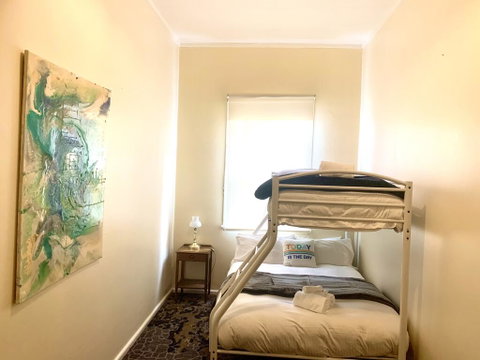 Victoria Albert Guest House Bar Cafe And Restaurant - Your Accommodation 1