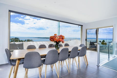 VIEWS FOREVER - INVERLOCH - Your Accommodation 1