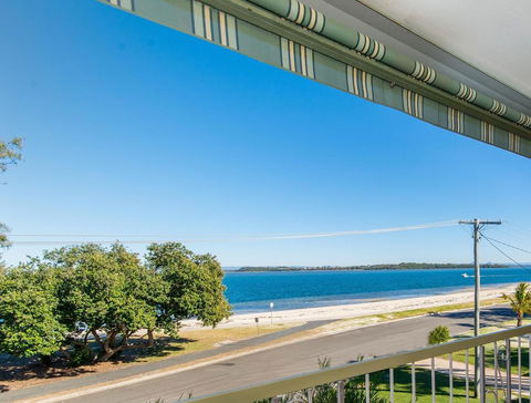 VIEWS VIEWS VIEWS! Front Top Floor Waterfront Unit - Chnook Apartments South Esp, Bongaree - Your Accommodation 0