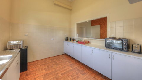Village Stays Coldstream Gallery Apartment - Your Accommodation 2