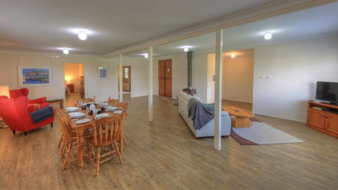 Village Stays Coldstream Gallery Bungalow - Your Accommodation 0