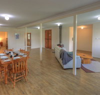 Village Stays Coldstream Gallery Bungalow - Your Accommodation