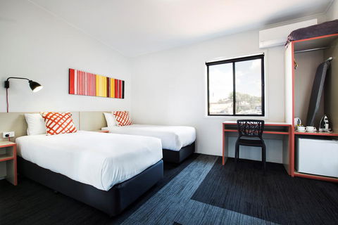 Villawood Hotel - Your Accommodation 2