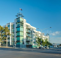 Waterfront Yarra St by Gold Star Stays - Your Accommodation